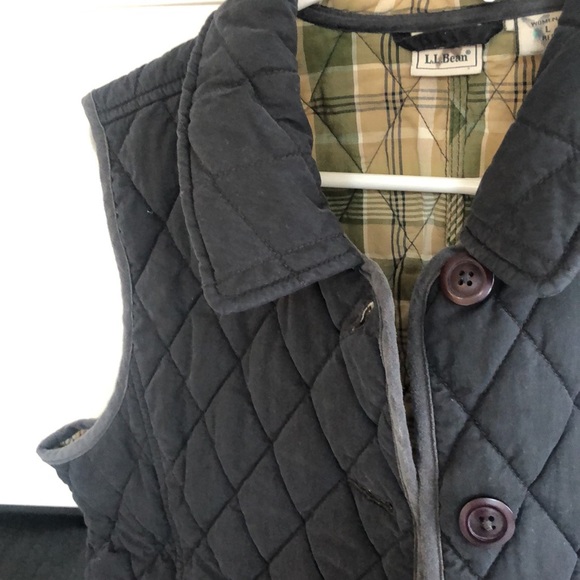 LL Bean women’s quilted button-down vest - Picture 2 of 4